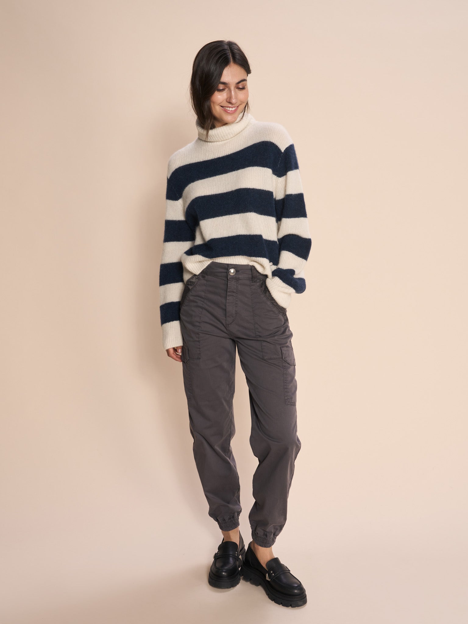 Modelshot / Pavement / Detail